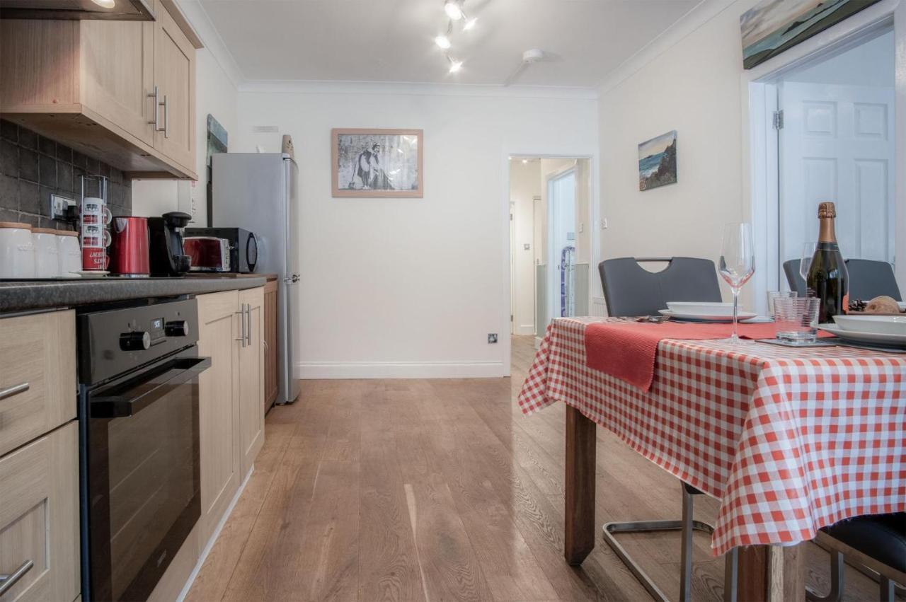 Glenvale - 2 Bedroom Apartment - Сондърсфут Екстериор снимка