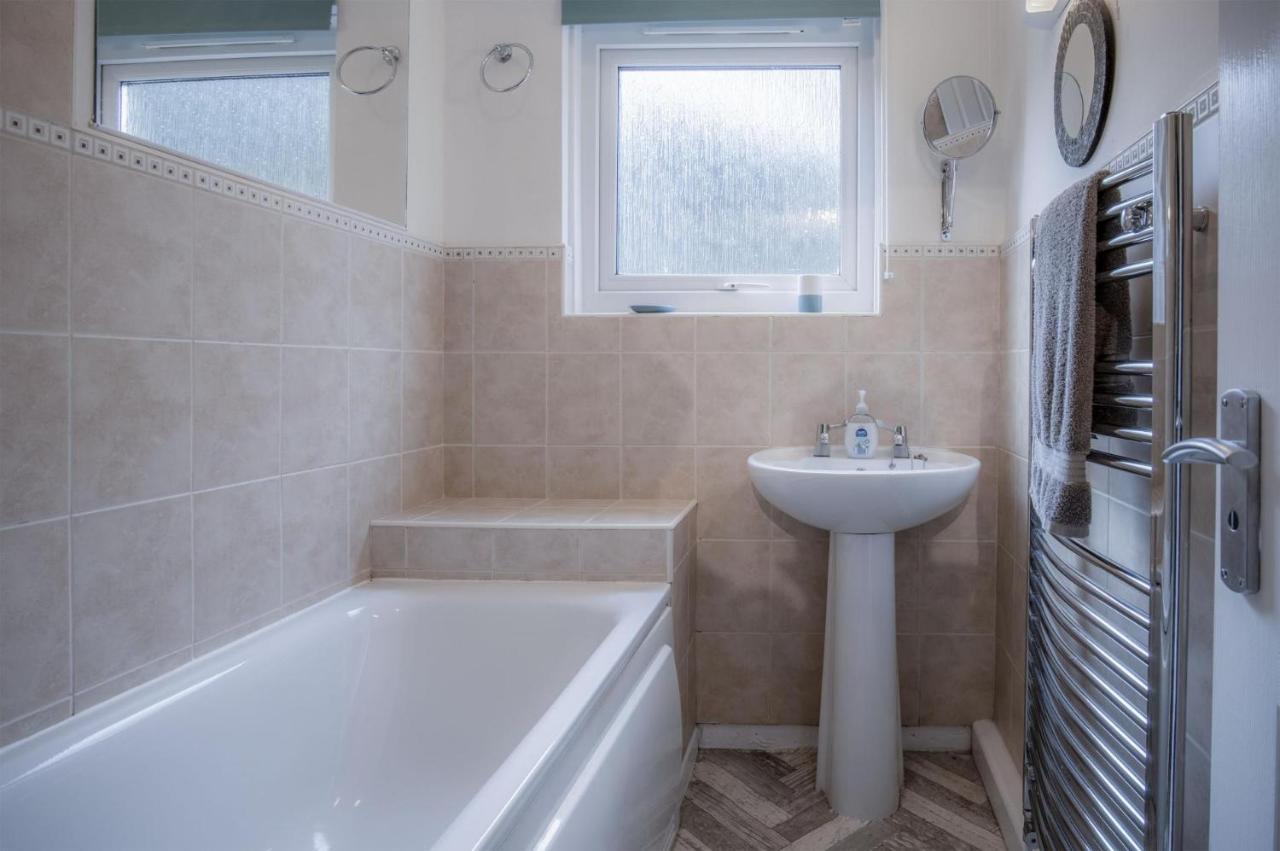 Glenvale - 2 Bedroom Apartment - Сондърсфут Екстериор снимка